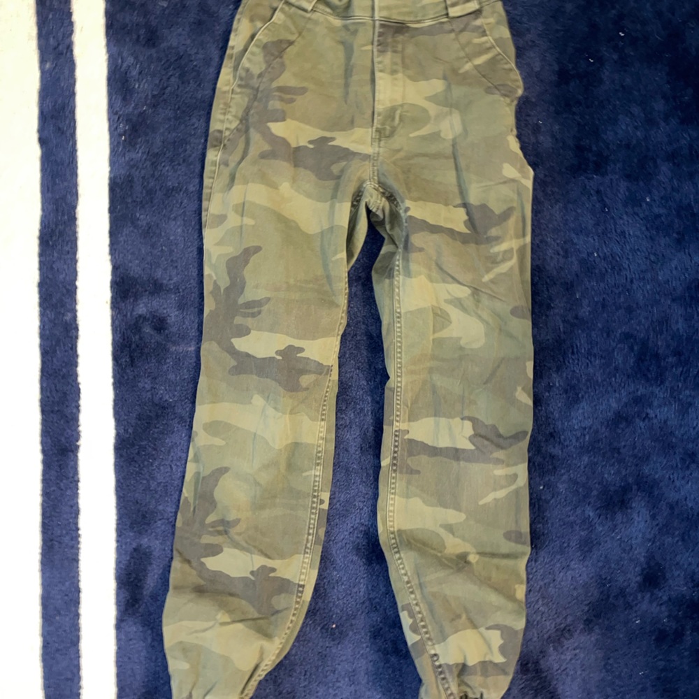 Cargo camo pants